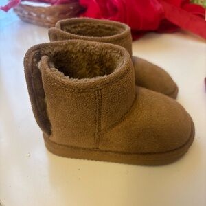 Cozy Toddler Boots with Velcro back
